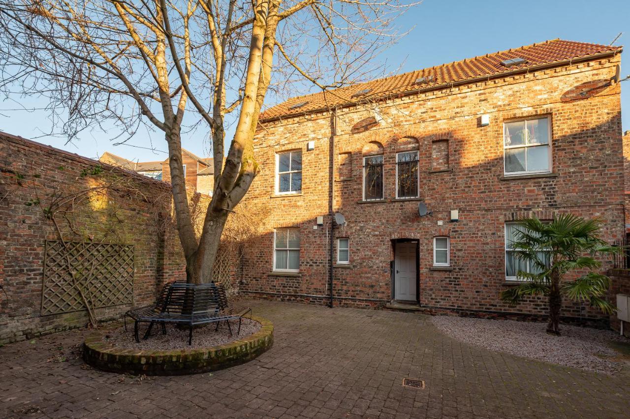 The Old Coach House Apartamento York Exterior foto