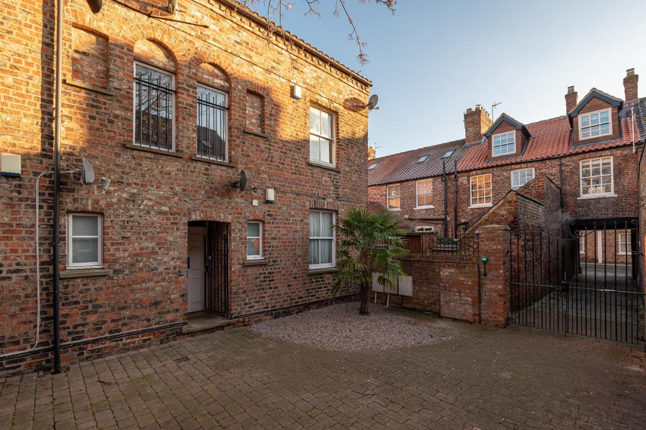 The Old Coach House Apartamento York Exterior foto